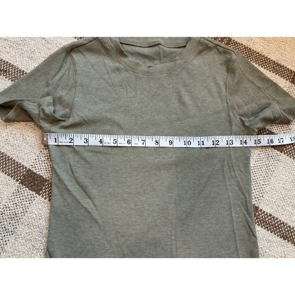 Vuori Pose Fitted Tee Rib Knit Green Crop Women’s Small Short Sleeve Shirt - Picture 3 of 6